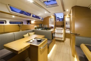 boat-409_interieur_20100920145853